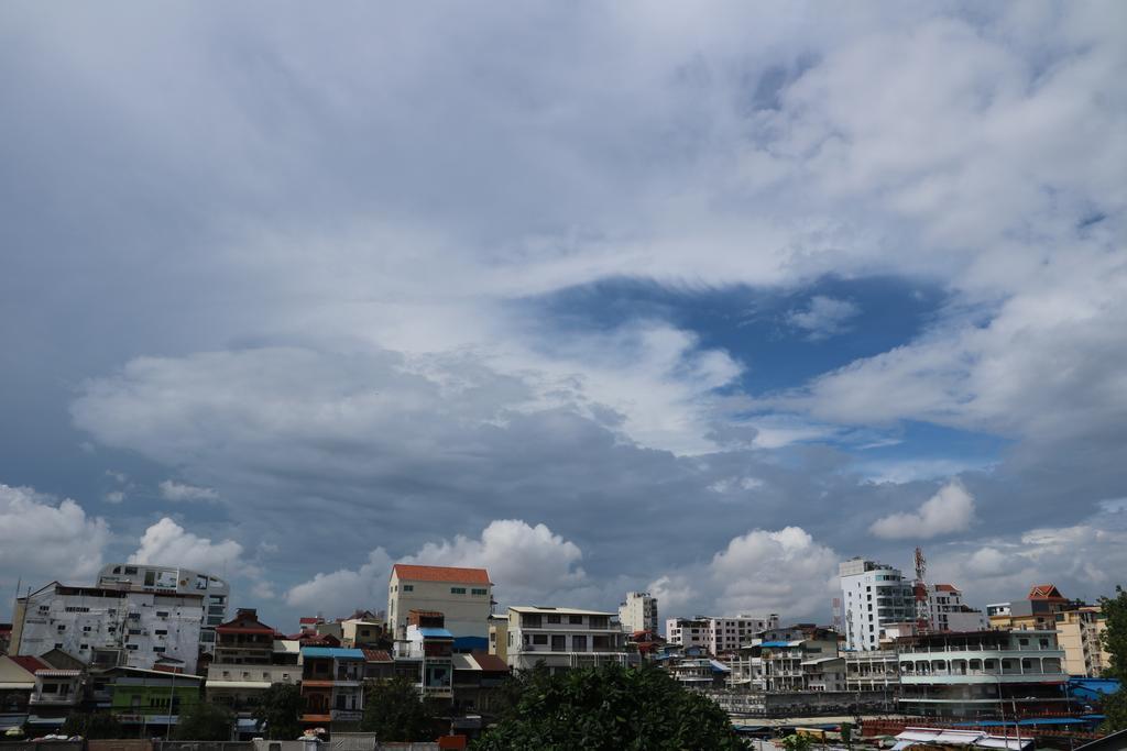 Best Central Point Hotel Phnom Penh Exterior photo